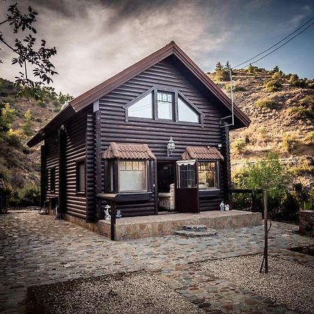 *2 bdr log house /mountains/Queen bed/fireplace Gourri Buitenkant foto