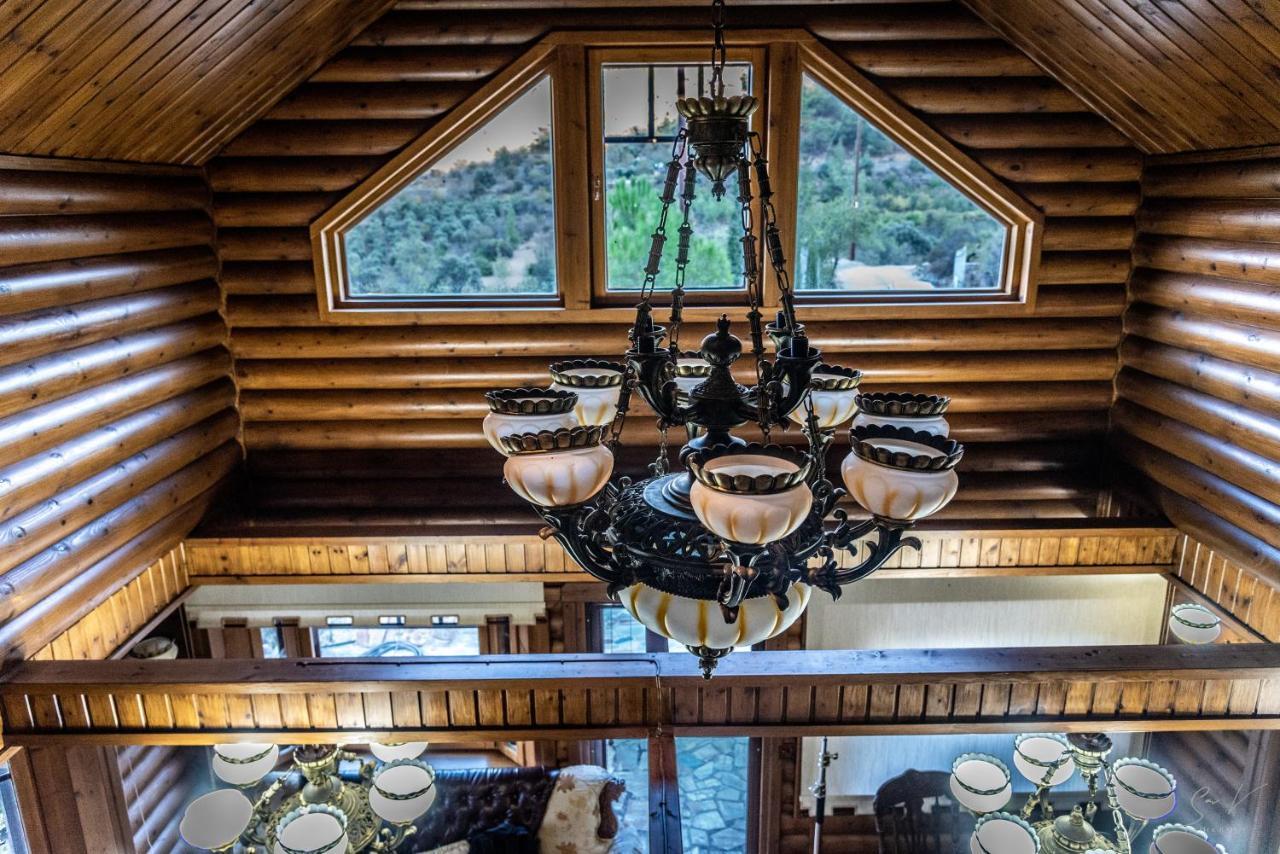 *2 bdr log house /mountains/Queen bed/fireplace Gourri Buitenkant foto