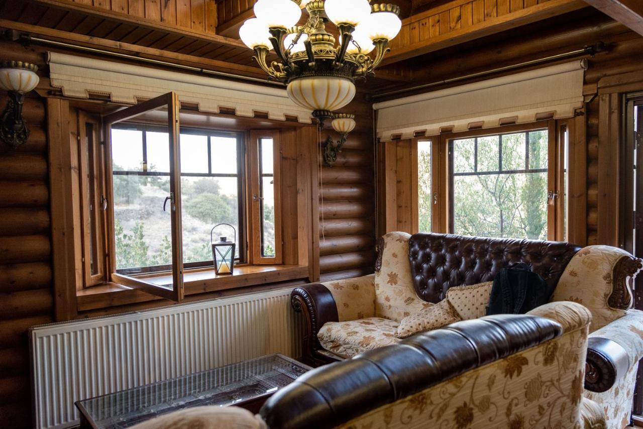 *2 bdr log house /mountains/Queen bed/fireplace Gourri Buitenkant foto