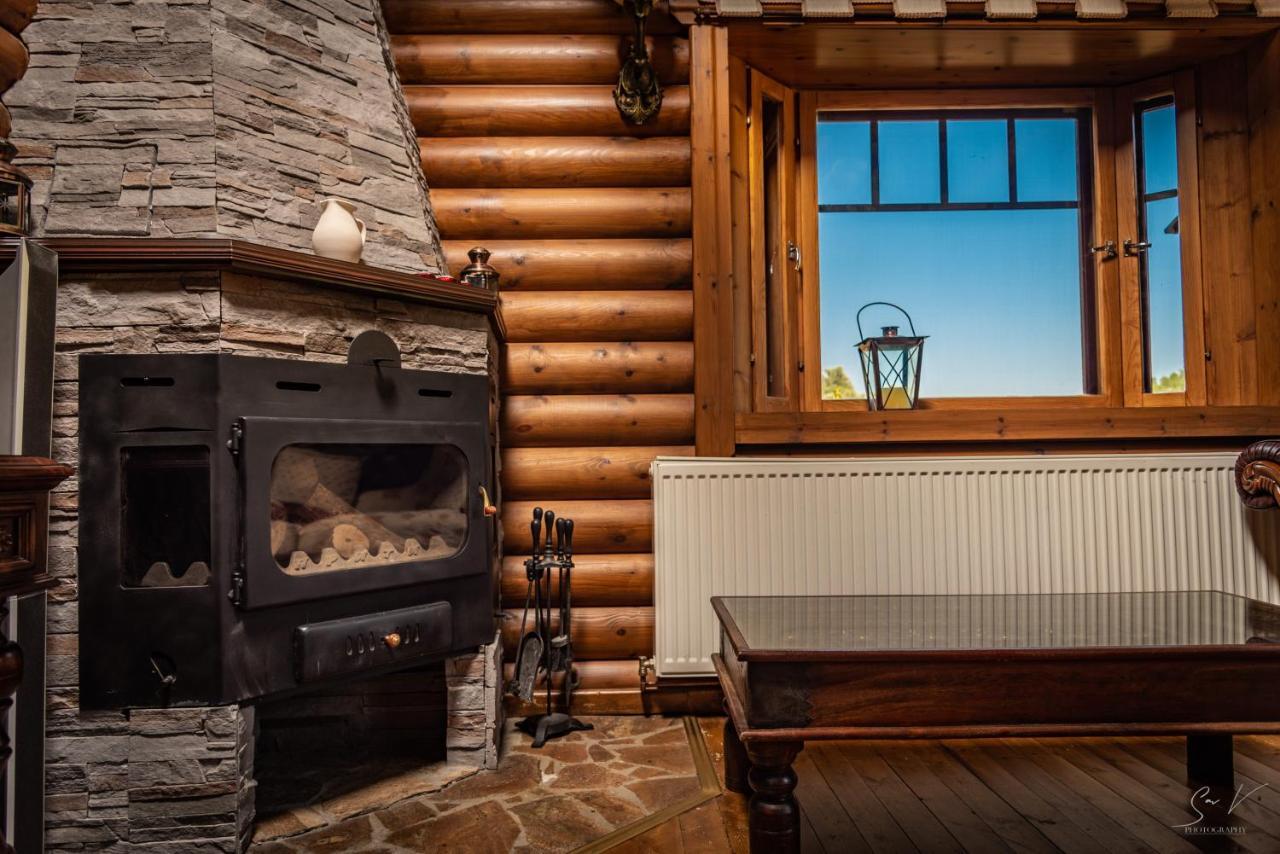 *2 bdr log house /mountains/Queen bed/fireplace Gourri Buitenkant foto